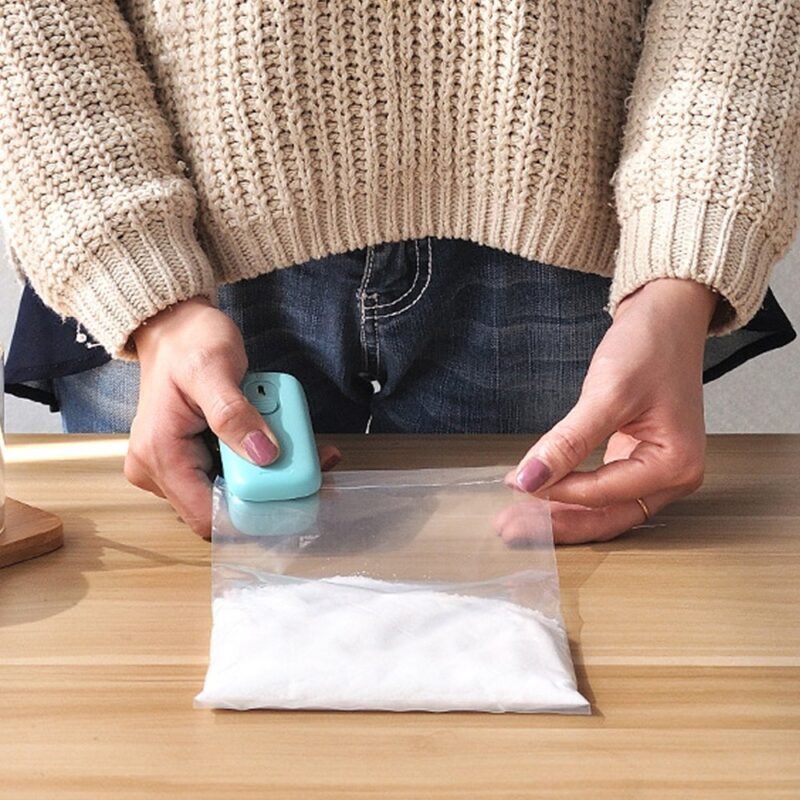 Mini cutter + Sealer Fridge magnet - Image 2